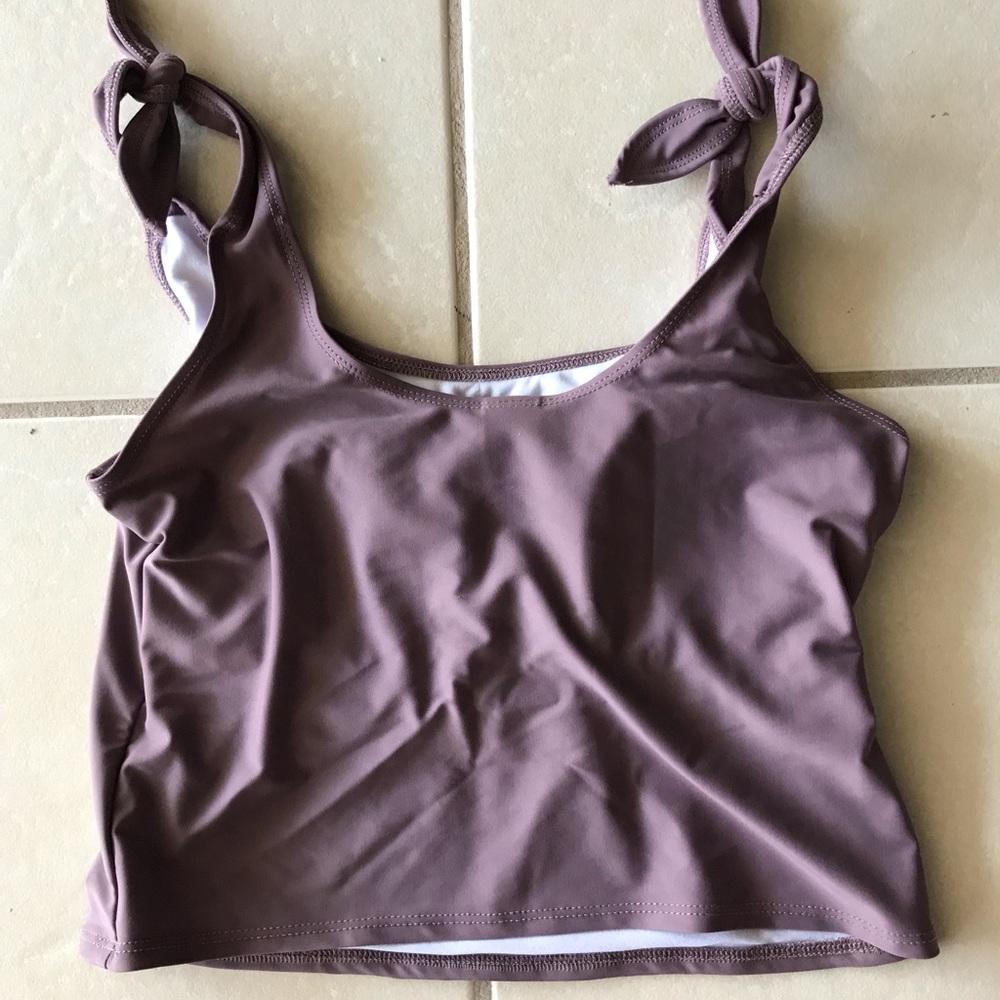 Kortni Jeane tied up top in plum